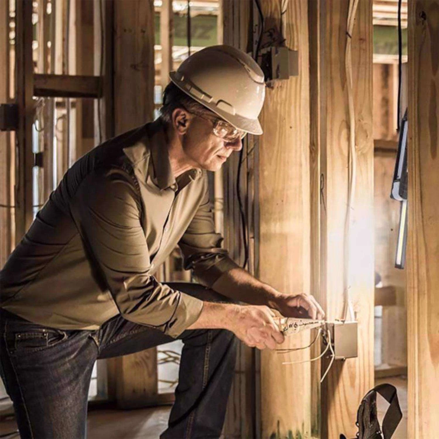 Feit 500 Lm LED Battery Handheld Work Light 7 Feit 500 Lm LED Battery Handheld Work Light - Image 5