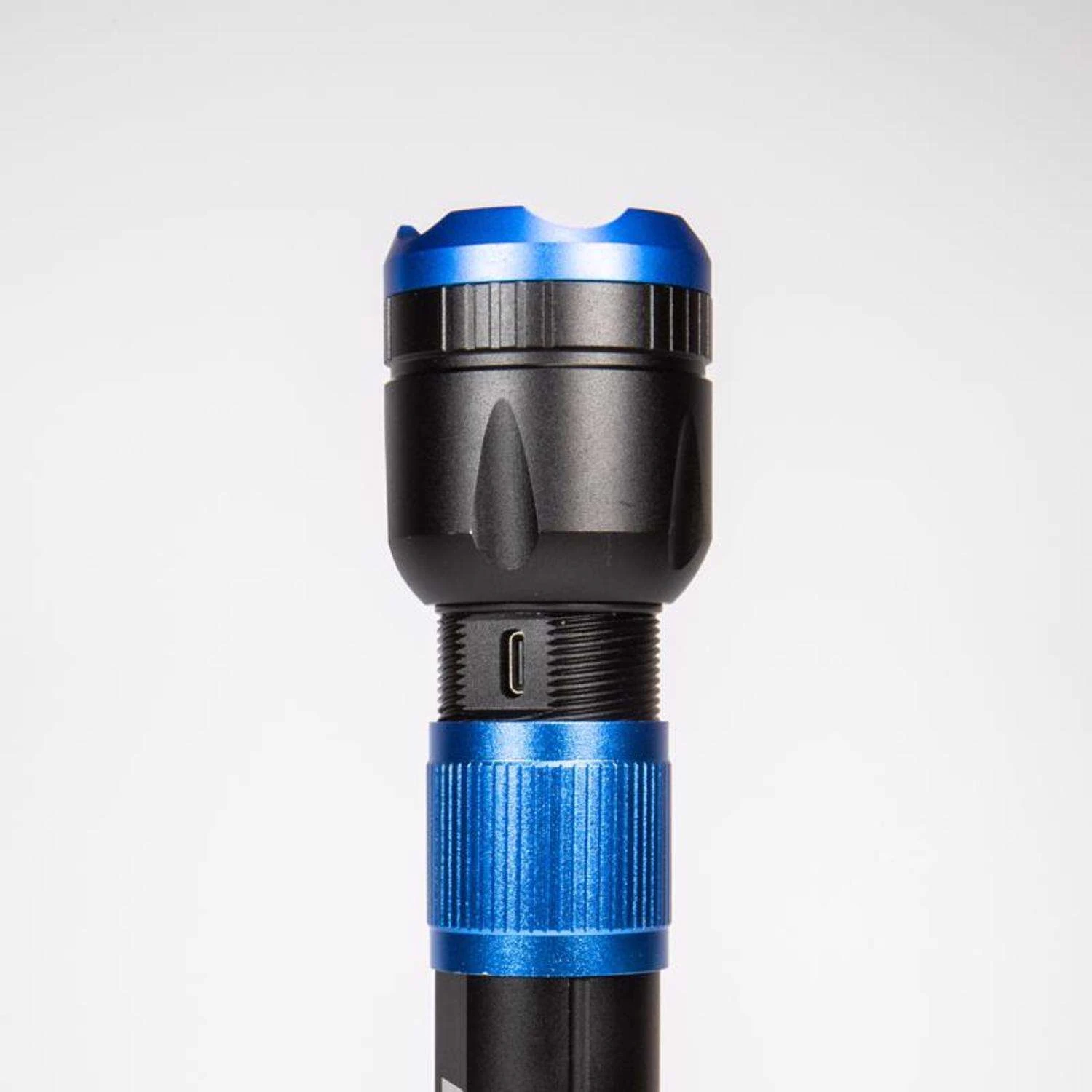 Dorcy DieHard 3400 Lm Black/Blue LED Flashlight Power Bank 9 Dorcy DieHard 3400 Lm Black/Blue LED Flashlight Power Bank - Image 7