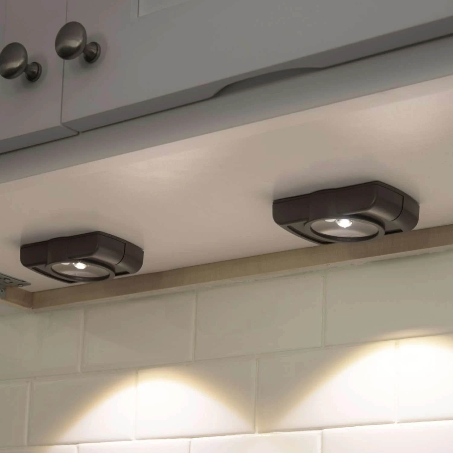 Mr. Beams 4-1/2 In. L Dark Brown Battery Powered LED Motion Sensor Task Light 35 Lm 6 Mr. Beams 4-1/2 In. L Dark Brown Battery Powered LED Motion Sensor Task Light 35 Lm - Image 4