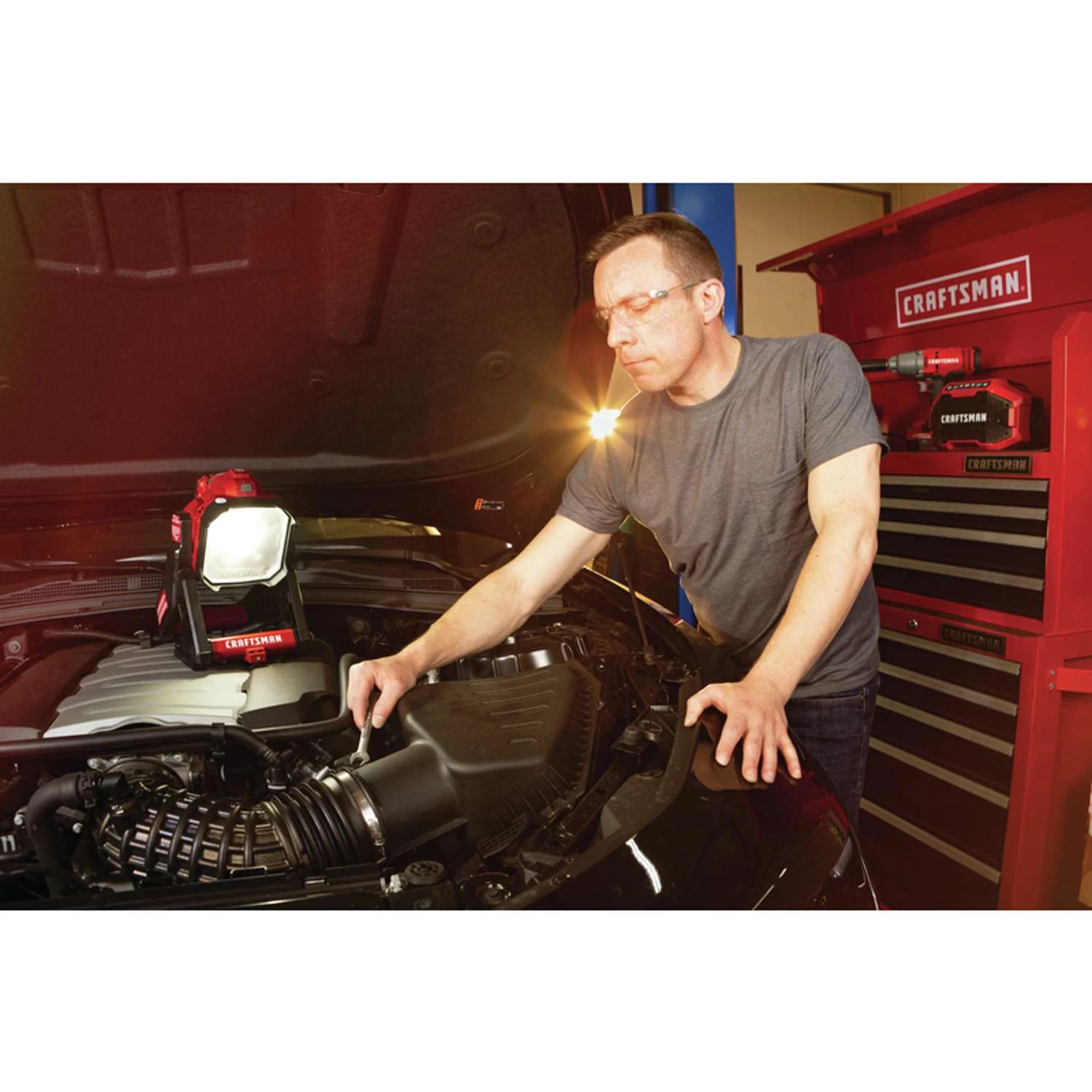 Craftsman V20 1825 Lm LED Battery Stand (H Or Scissor) Work Light 6 Craftsman V20 1825 Lm LED Battery Stand (H Or Scissor) Work Light - Image 4