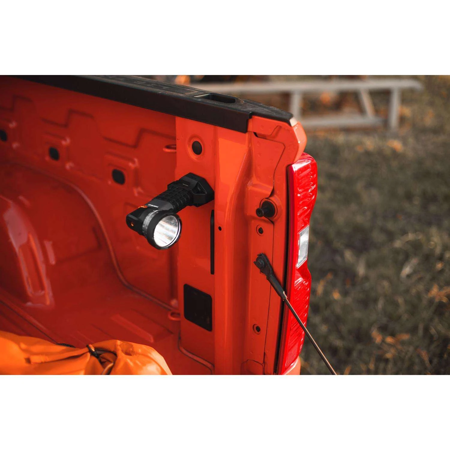 NEBO Luxtreme SL25R 500 Lm Black LED Spotlight 18650 Battery 6 NEBO Luxtreme SL25R 500 Lm Black LED Spotlight 18650 Battery - Image 4