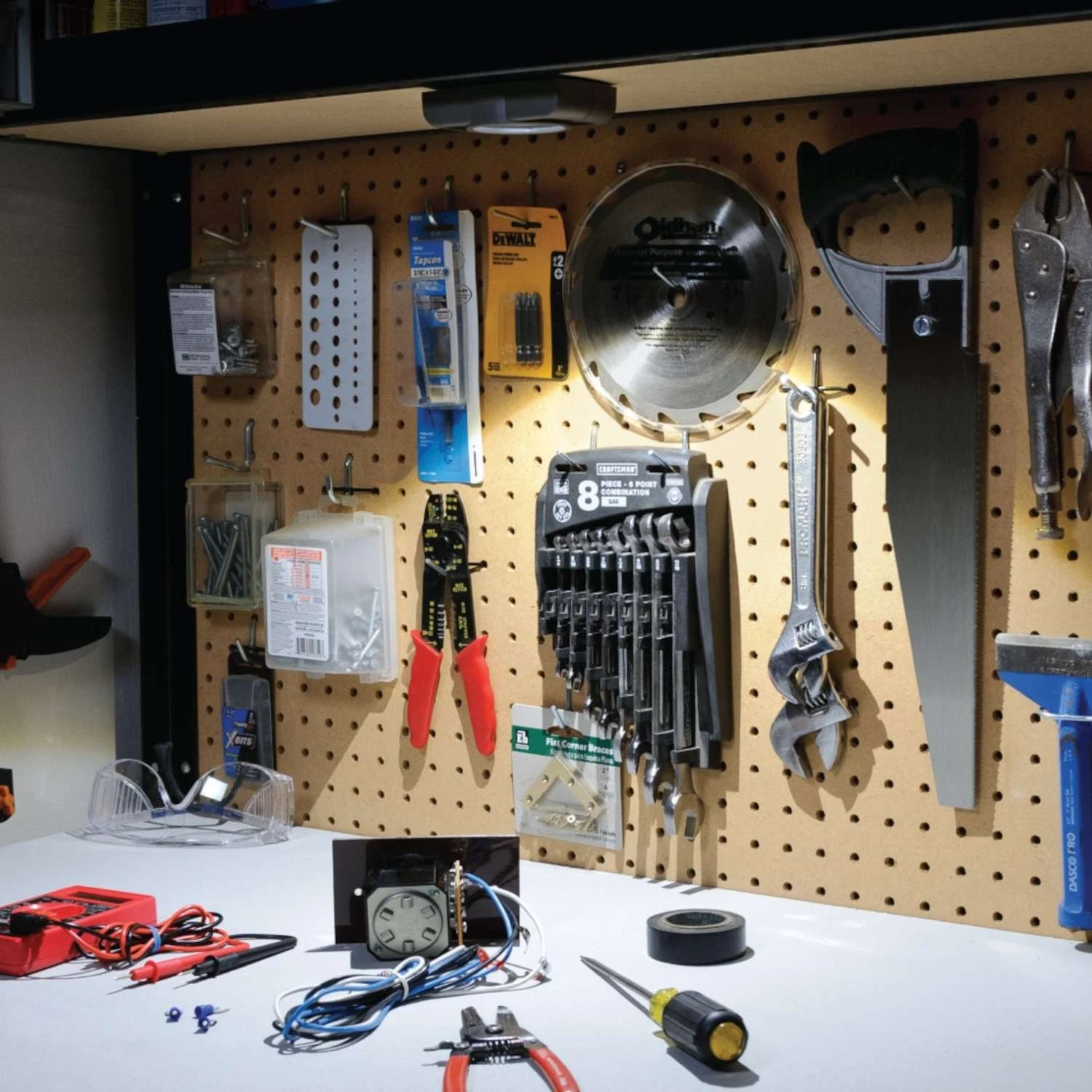 Mr. Beams 4-1/2 In. L Dark Brown Battery Powered LED Motion Sensor Task Light 35 Lm 4 Mr. Beams 4-1/2 In. L Dark Brown Battery Powered LED Motion Sensor Task Light 35 Lm - Image 2