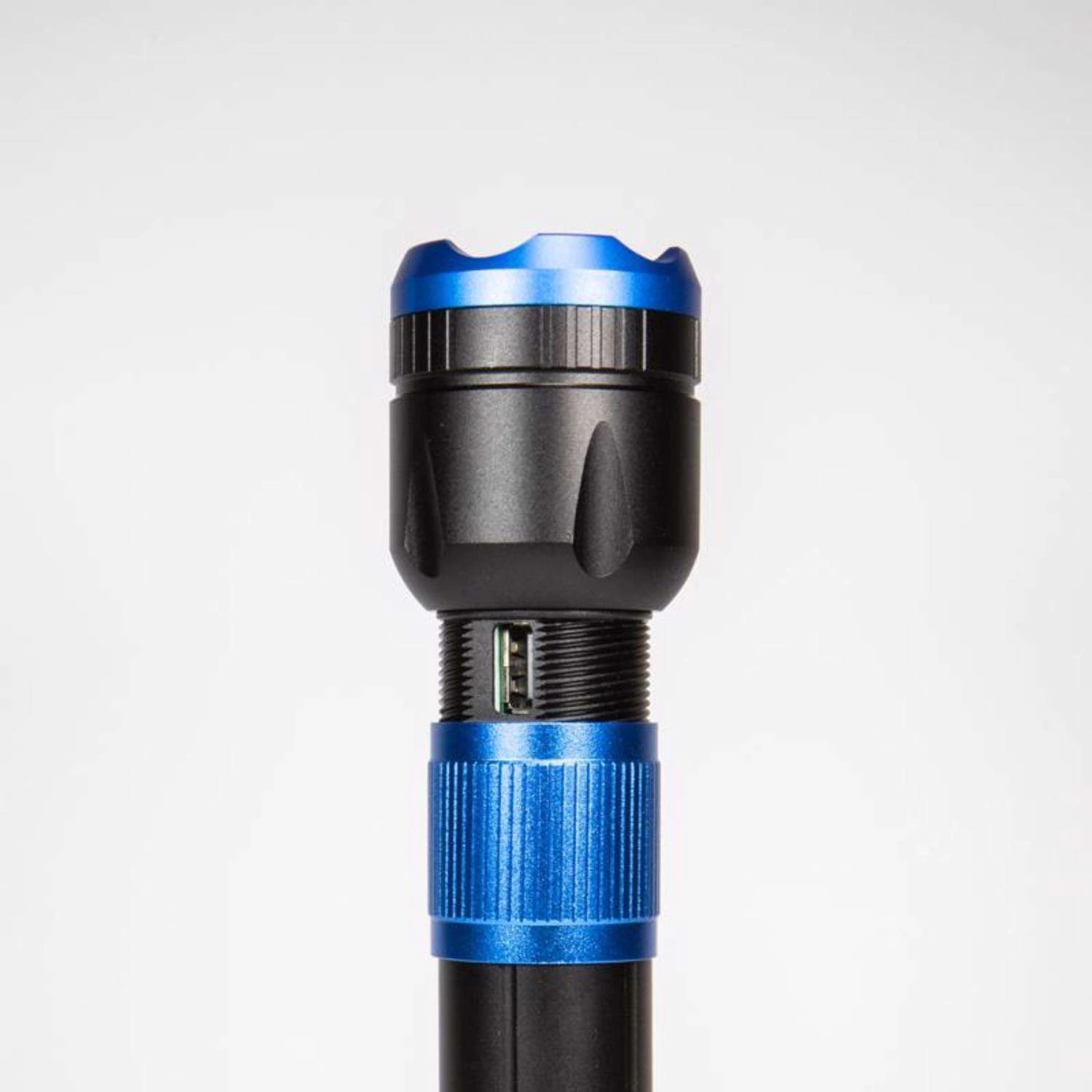 Dorcy DieHard 3400 Lm Black/Blue LED Flashlight Power Bank 8 Dorcy DieHard 3400 Lm Black/Blue LED Flashlight Power Bank - Image 6