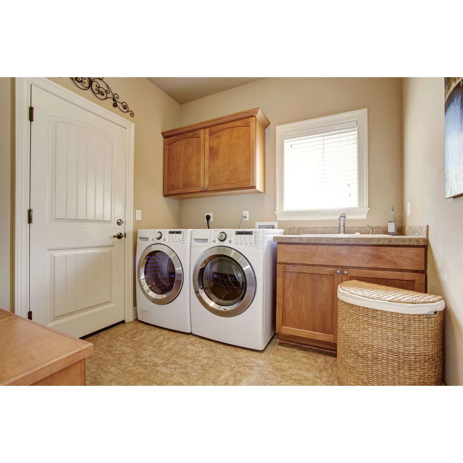 Metalux 15.8 W 24 In. 0 Lights LED Wraparound Light Fixture 4 Metalux 15.8 W 24 In. 0 Lights LED Wraparound Light Fixture - Image 2